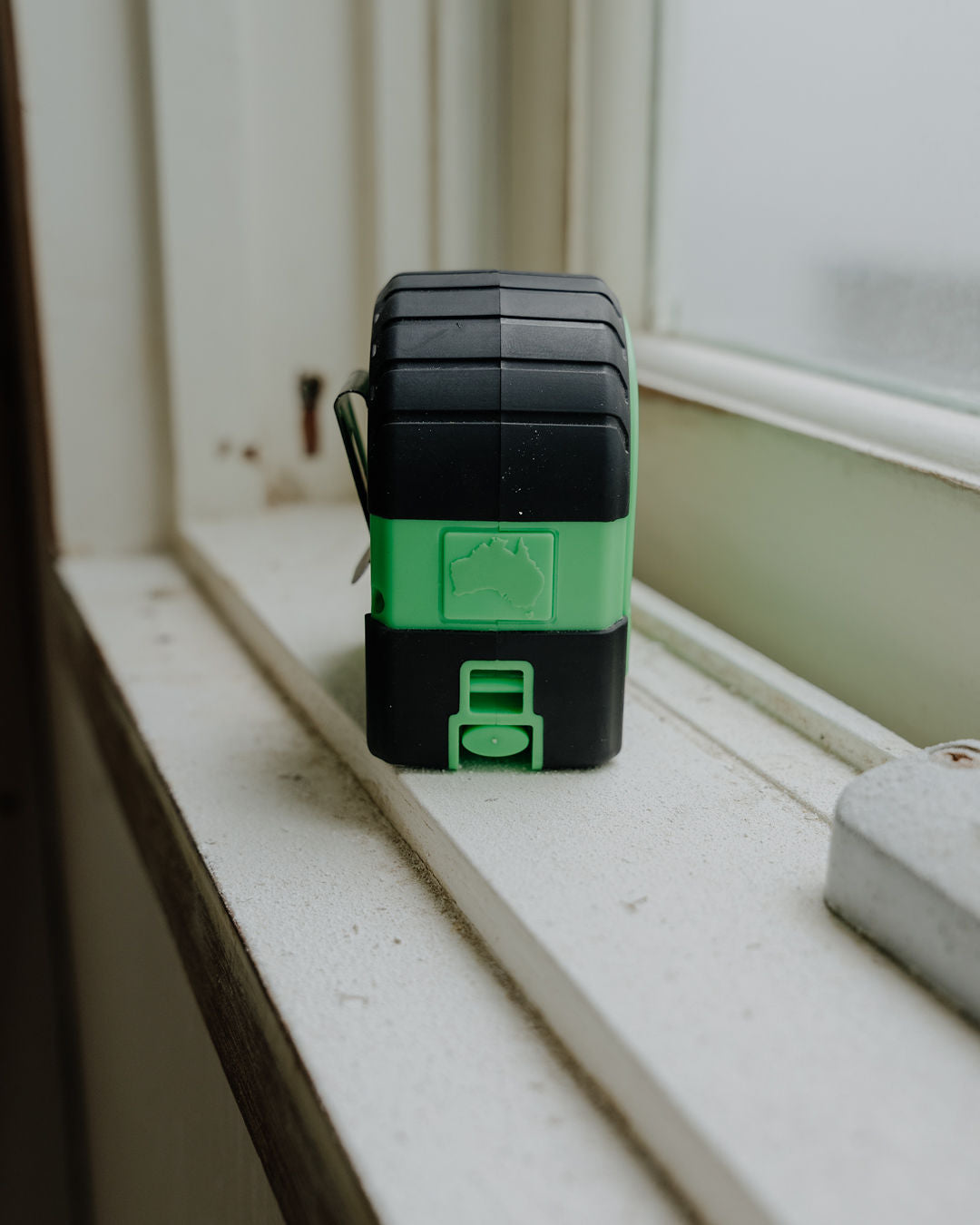 THE GARIE 8M LCD TAPE MEASURE
