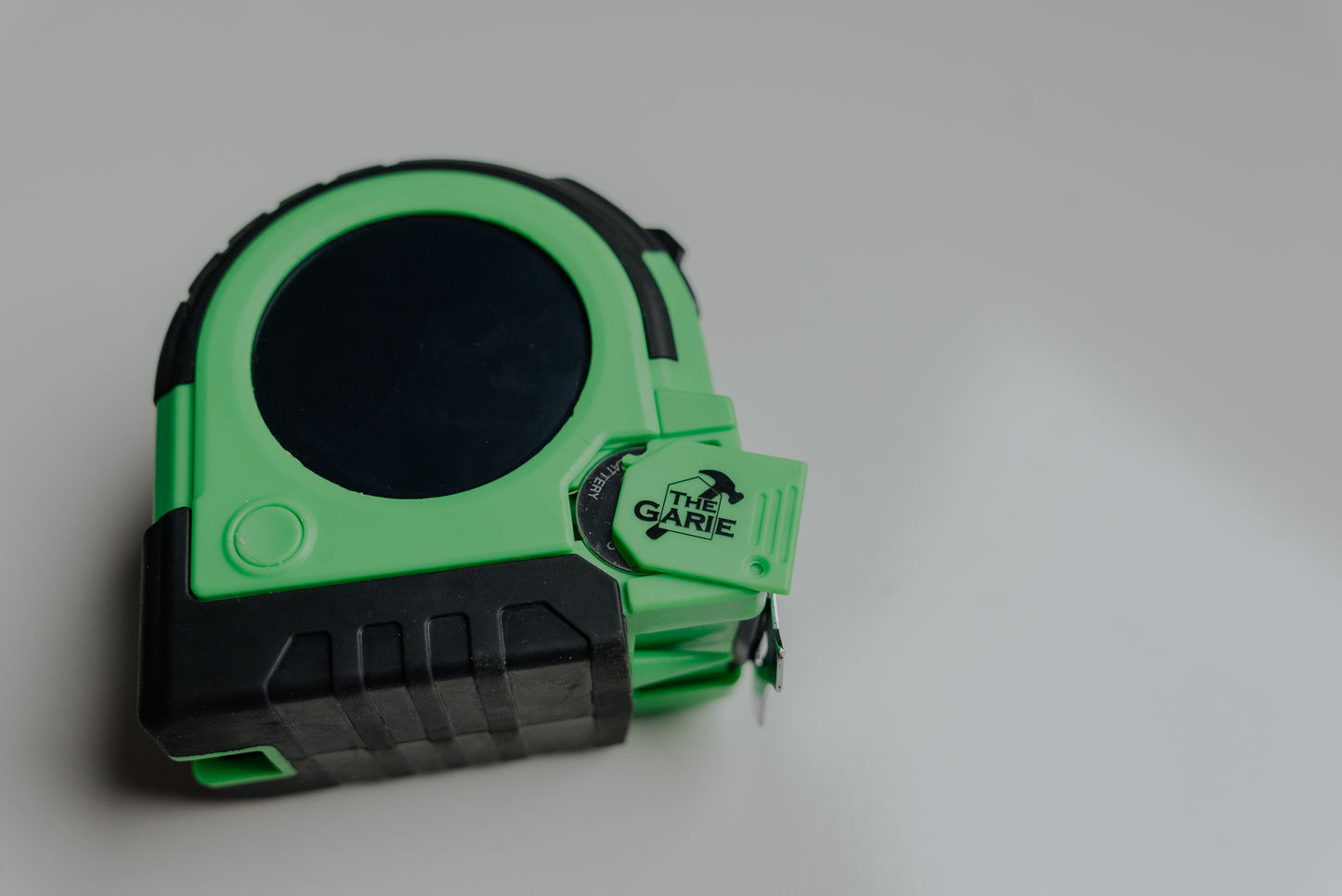 THE GARIE 8M LCD TAPE MEASURE